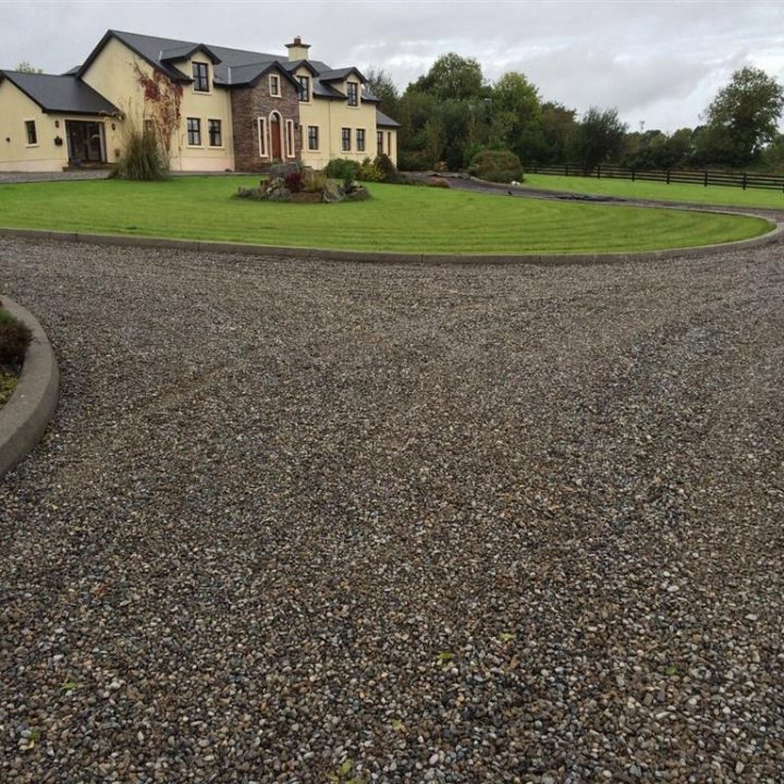 gravel-driveway-Services Gravel-Drive-Contractors